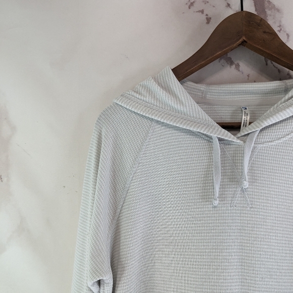 Kuhl Hoodie Womens Large Stria Gray Striped Pullover Kangaroo Pocket - Picture 2 of 12